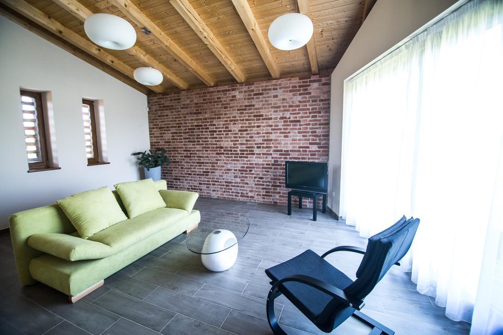Öregtölgy Guest House Szár Exterior foto